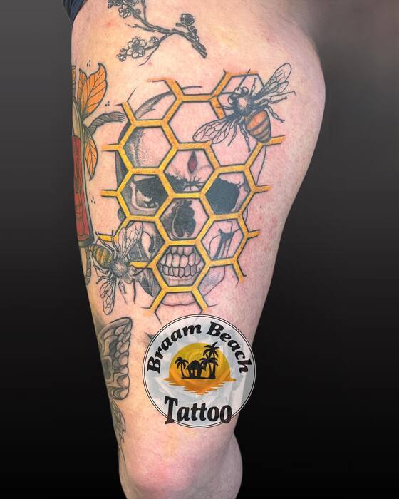 TattooExpo+/participants/YNFSKZzUWg/tattoo-expo-22890-8896b9323a8f9c2373731d614015066f.jpg